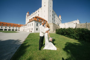Svadba v Parlamentke po rozprávkovej svadbe na zámku Schlosshof